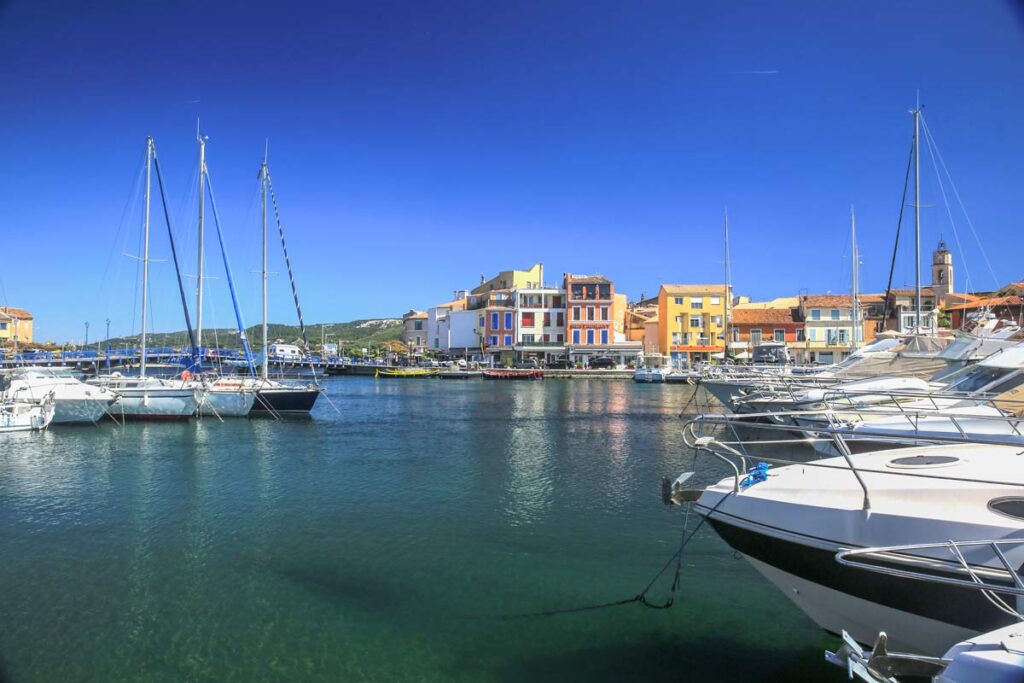 camping pres port peche martigues